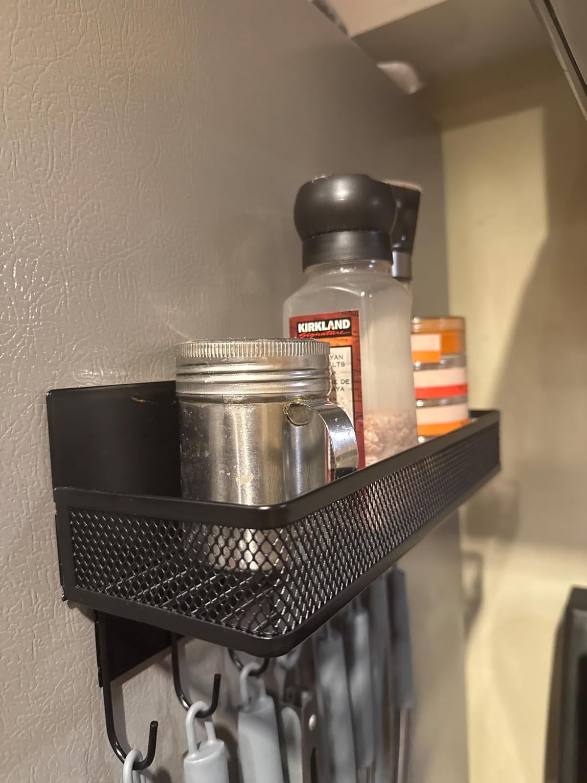 Magnetic Rack — Create Storage Anywhere Without Drilling